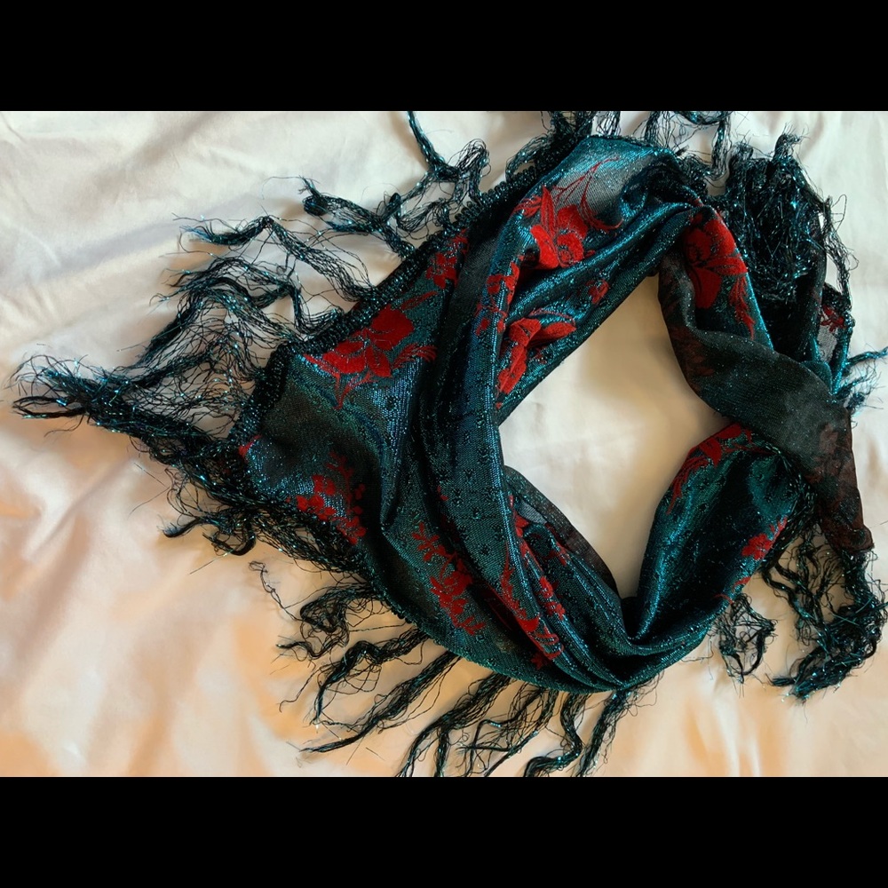Women’s scarf
